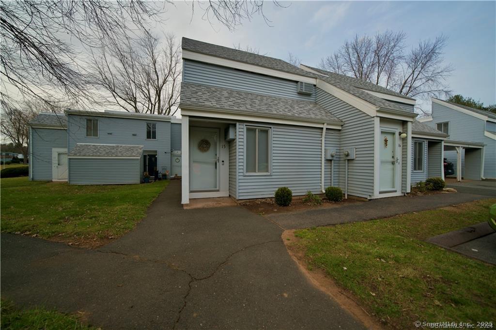 15 Cinnamon Spring in South Windsor, CT - Building Photo