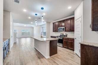 14149 Danesdale Dr in Pilot Point, TX - Foto de edificio - Building Photo