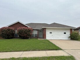 2505 Southwood Dr in Killeen, TX - Building Photo