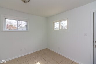 380 Parkway St in Whiteland, IN - Building Photo - Building Photo