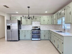 2909 Bismark St in Laredo, TX - Building Photo - Building Photo