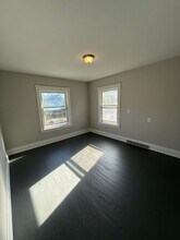 13710 Caine Ave in Cleveland, OH - Foto de edificio - Building Photo