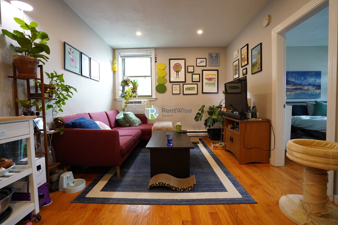 1200 Commonwealth Ave in Boston, MA - Building Photo