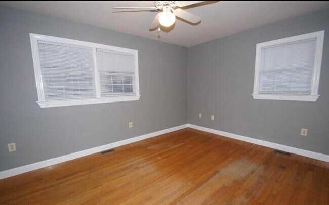 212 N Eastern St in Greenville, NC - Foto de edificio - Building Photo