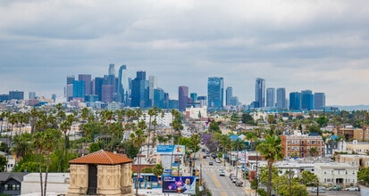 Westchester Place Apartments in Los Angeles, CA - Foto de edificio - Building Photo