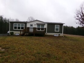 527 Sam Marion Rd in Pinnacle, NC - Building Photo