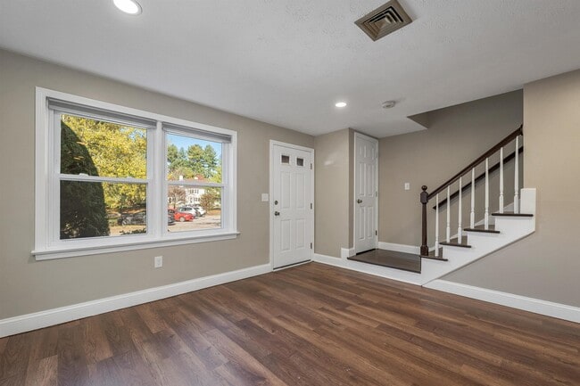 32 Cadogan Way in Nashua, NH - Building Photo - Building Photo