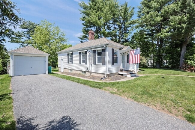 60 Verndale Ave in Attleboro, MA - Building Photo - Building Photo