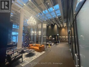 8 Interchange Wy in Vaughan, ON - Building Photo - Building Photo