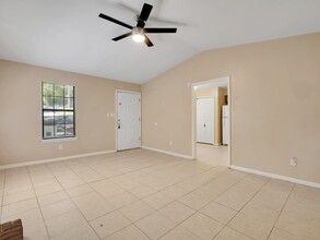 2457 Wren Hollow Dr in Tallahassee, FL - Building Photo - Building Photo