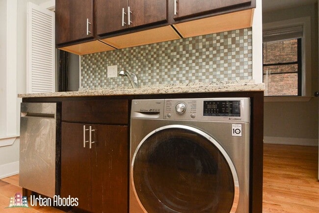 622 W Oakdale Ave, Unit A09C in Chicago, IL - Building Photo - Building Photo