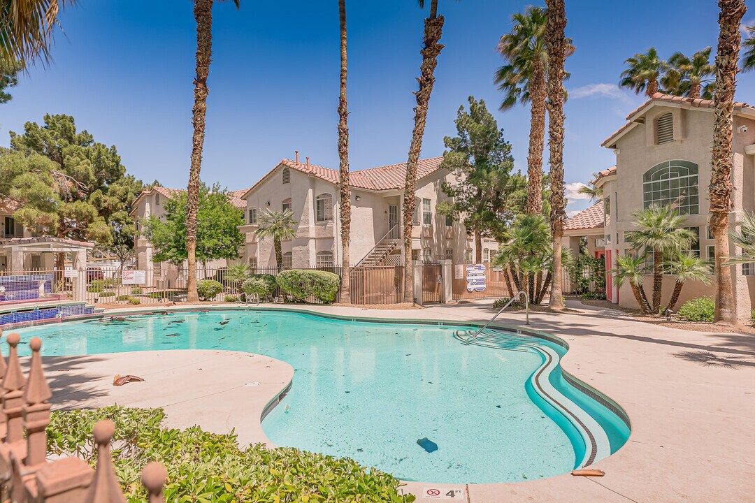 1300 S Arlington St, Unit 123 in Las Vegas, NV - Building Photo