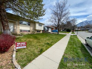 2827 E Bridgewater Dr in Cottonwood Heights, UT - Building Photo - Building Photo
