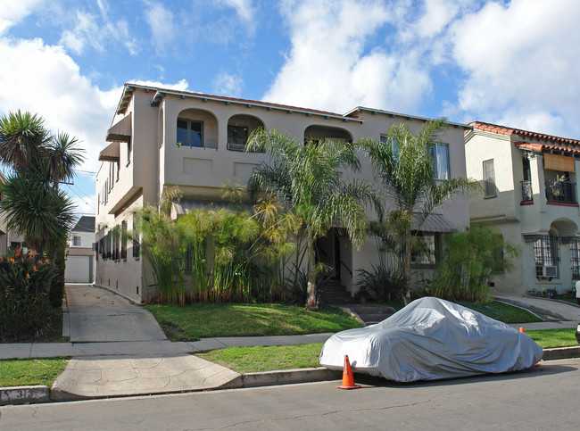 321 N Genesee Ave in Los Angeles, CA - Building Photo - Building Photo