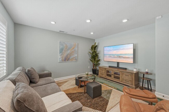 2081 Acara Cir in San Diego, CA - Building Photo - Building Photo