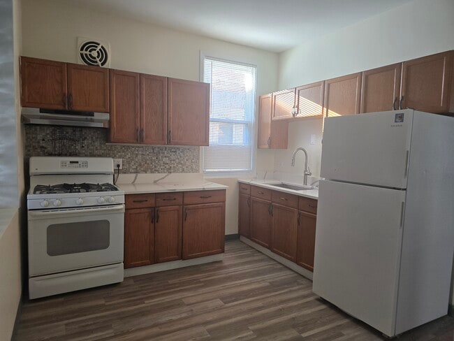 1227 N Parkside Ave, Unit Second floor