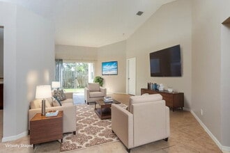 180 Heatherwood Dr, Unit U2 in Royal Palm Beach, FL - Building Photo - Building Photo