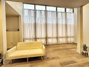 17 Kearney Sq, Unit 17 Kearney Sq - Unit 205 in Lowell, MA - Building Photo - Building Photo