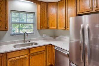 9 Morningside Dr in Savannah, GA - Building Photo - Building Photo