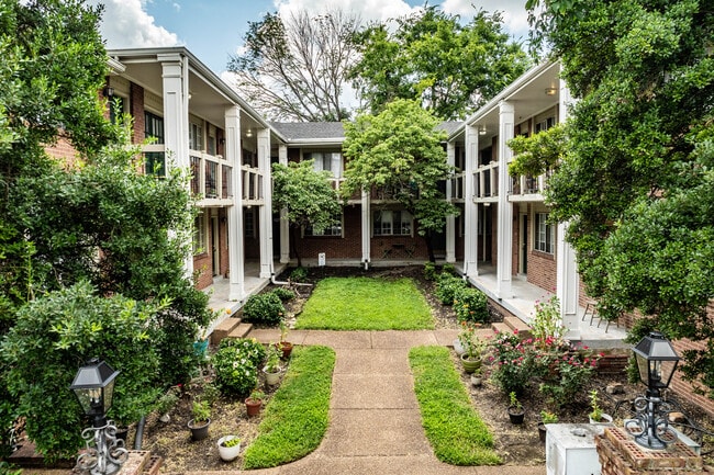 2121 Fairfax Ave in Nashville, TN - Building Photo - Building Photo