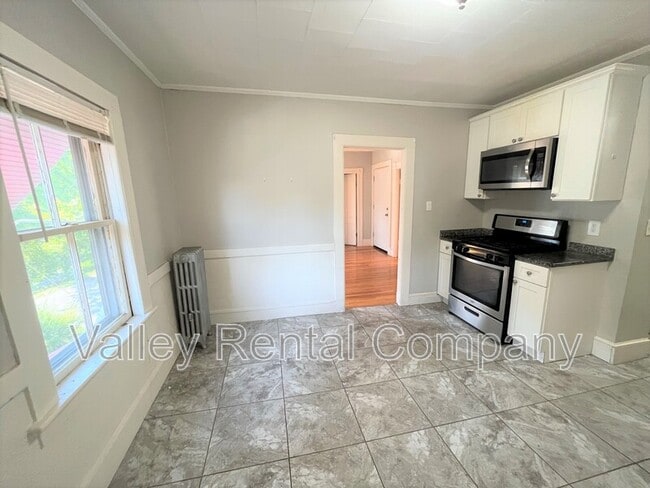 37 Church St in Agawam, MA - Building Photo - Building Photo