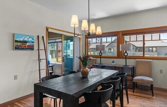 712 S Pine Meadow St in Sisters, OR - Building Photo - Building Photo