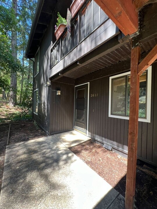 2601 Woodstone Pl in Eugene, OR - Foto de edificio