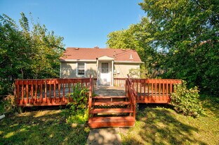 1704 Belleview Ave in Rockdale, IL - Building Photo
