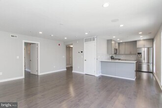 712 S Sartain St in Philadelphia, PA - Building Photo - Building Photo