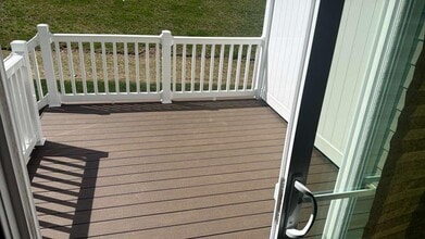 1081 Mountain Vw Dr in Thompson's Station, TN - Foto de edificio - Building Photo