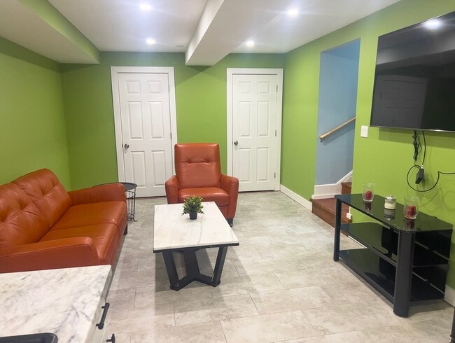 92 Brown Ave in Boston, MA - Building Photo - Building Photo