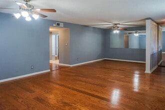 10526 Hammerly Blvd in Houston, TX - Building Photo - Building Photo