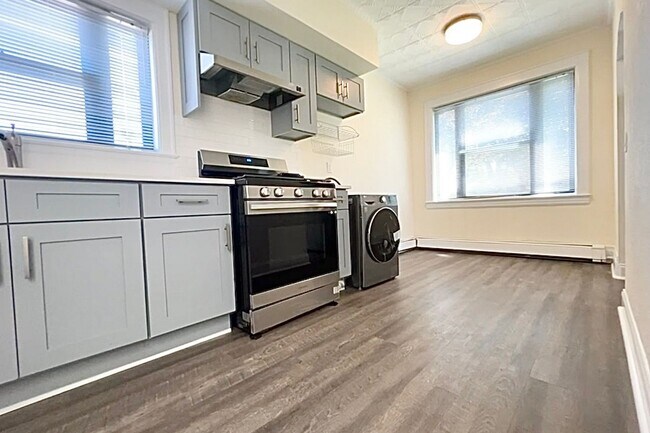 432 Broad Ave-Unit -# 2R in Ridgefield, NJ - Building Photo - Building Photo