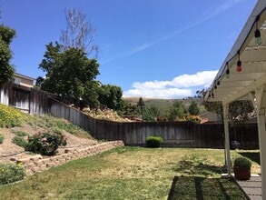 2208 Summerpark Ct in Thousand Oaks, CA - Building Photo - Building Photo