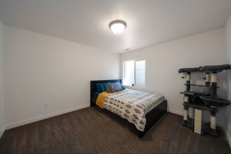 5659 Coastal Ridge Ln in West Valley City, UT - Building Photo - Building Photo