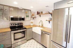 2600 S Course Dr in Pompano Beach, FL - Building Photo