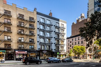 338-340 E 90th St in New York, NY - Foto de edificio - Building Photo