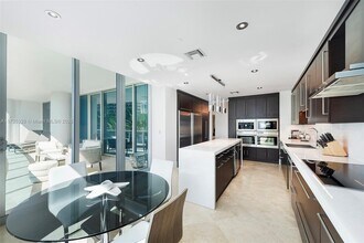 5959 Collins Ave in Miami Beach, FL - Building Photo - Building Photo