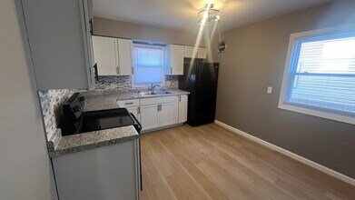 5922 N 84th St in Milwaukee, WI - Building Photo - Building Photo