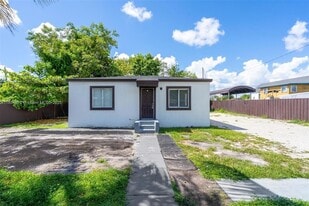 2960 NW 63rd St in Miami, FL - Building Photo