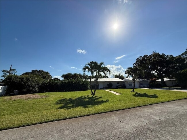 property at 2015 15th Ln