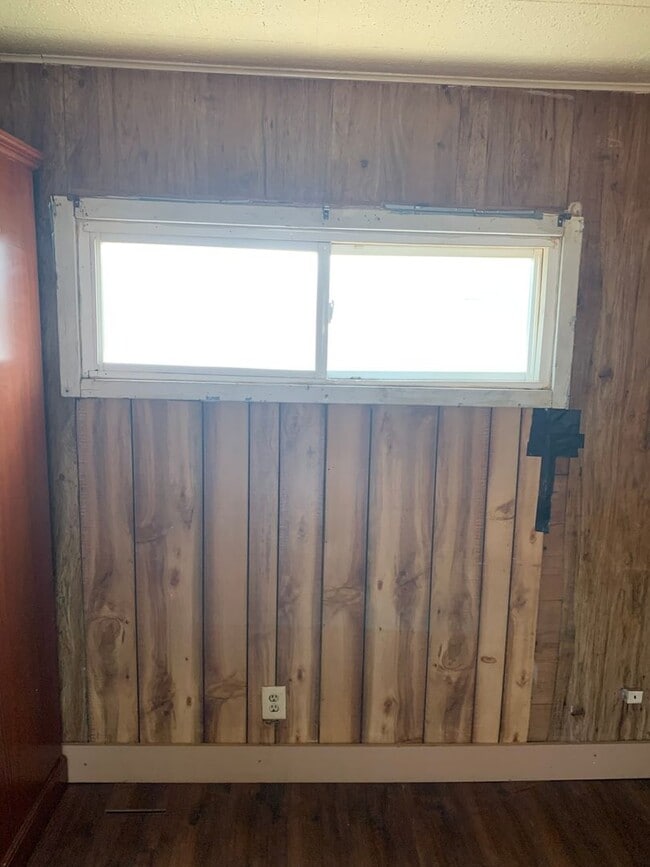 3961 Logan Ave in Waterloo, IA - Foto de edificio - Building Photo