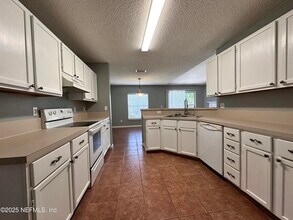 9007 Bridgecreek Dr W in Jacksonville, FL - Building Photo - Building Photo