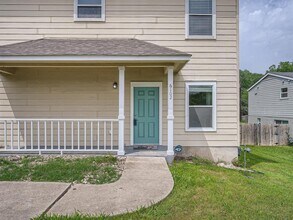 6102 Reicher Dr in Austin, TX - Foto de edificio - Building Photo
