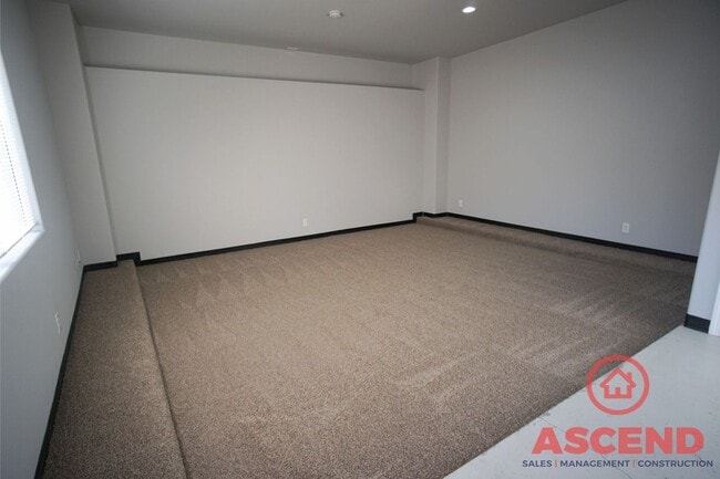 property at 2925 Park Way