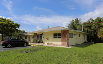 824-832 NE 16th St in Fort Lauderdale, FL - Building Photo - Building Photo