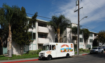 American City Apartments in Santa Ana, CA - Building Photo - Building Photo