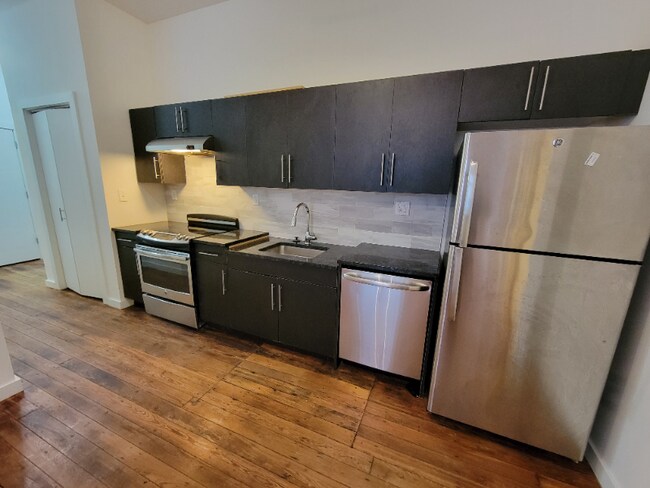 2321 Fitzwater St-Unit -101 in Philadelphia, PA - Foto de edificio - Building Photo