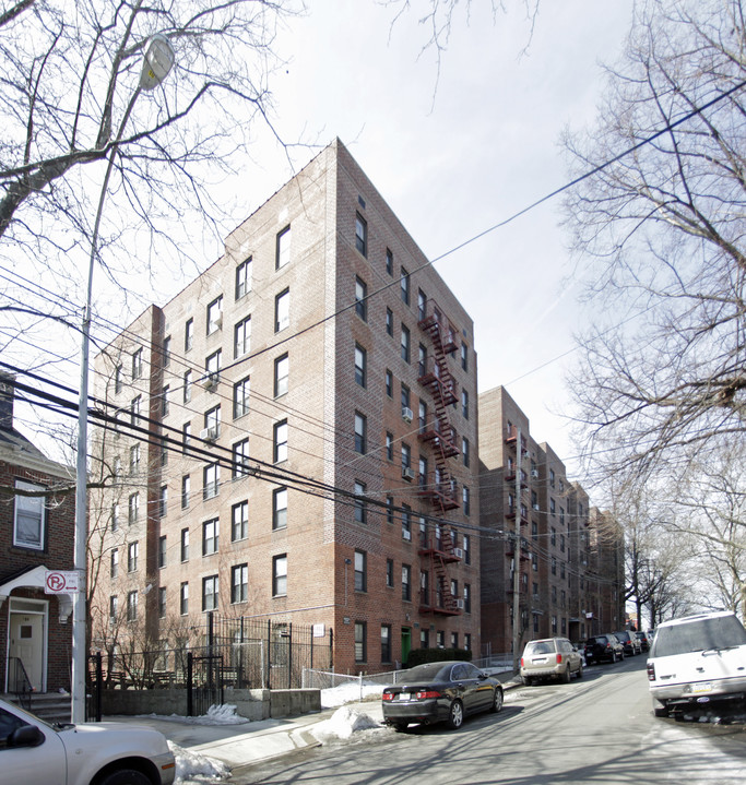 Wakefield Coop in Bronx, NY - Building Photo