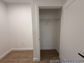 199 Gardner St in Boston, MA - Foto de edificio - Building Photo